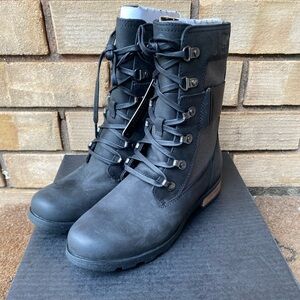 SOREL Emilie Conquest Waterproof Women's Charcoal Lace-Up Combat Boots in Size 6